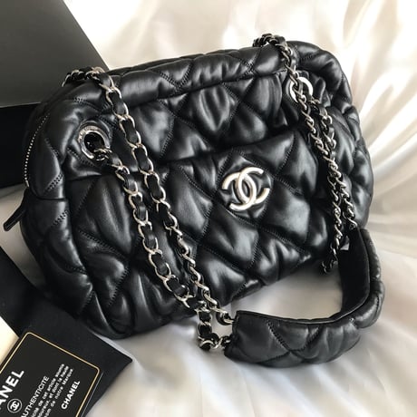 シャネル CHANEL ラムスキン  バブルキルト　ショルダーバッグ