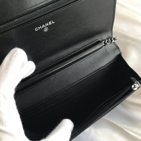 シャネル CHANEL チェーンウォレット　シェブロンステッチ