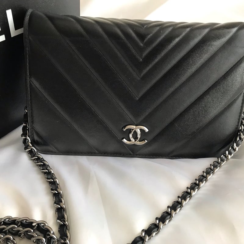シャネル CHANEL チェーンウォレット シェブロンステッチ