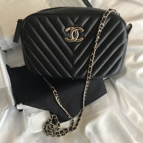 シャネル CHANEL Vステッチ　チェーンショルダーバッグ