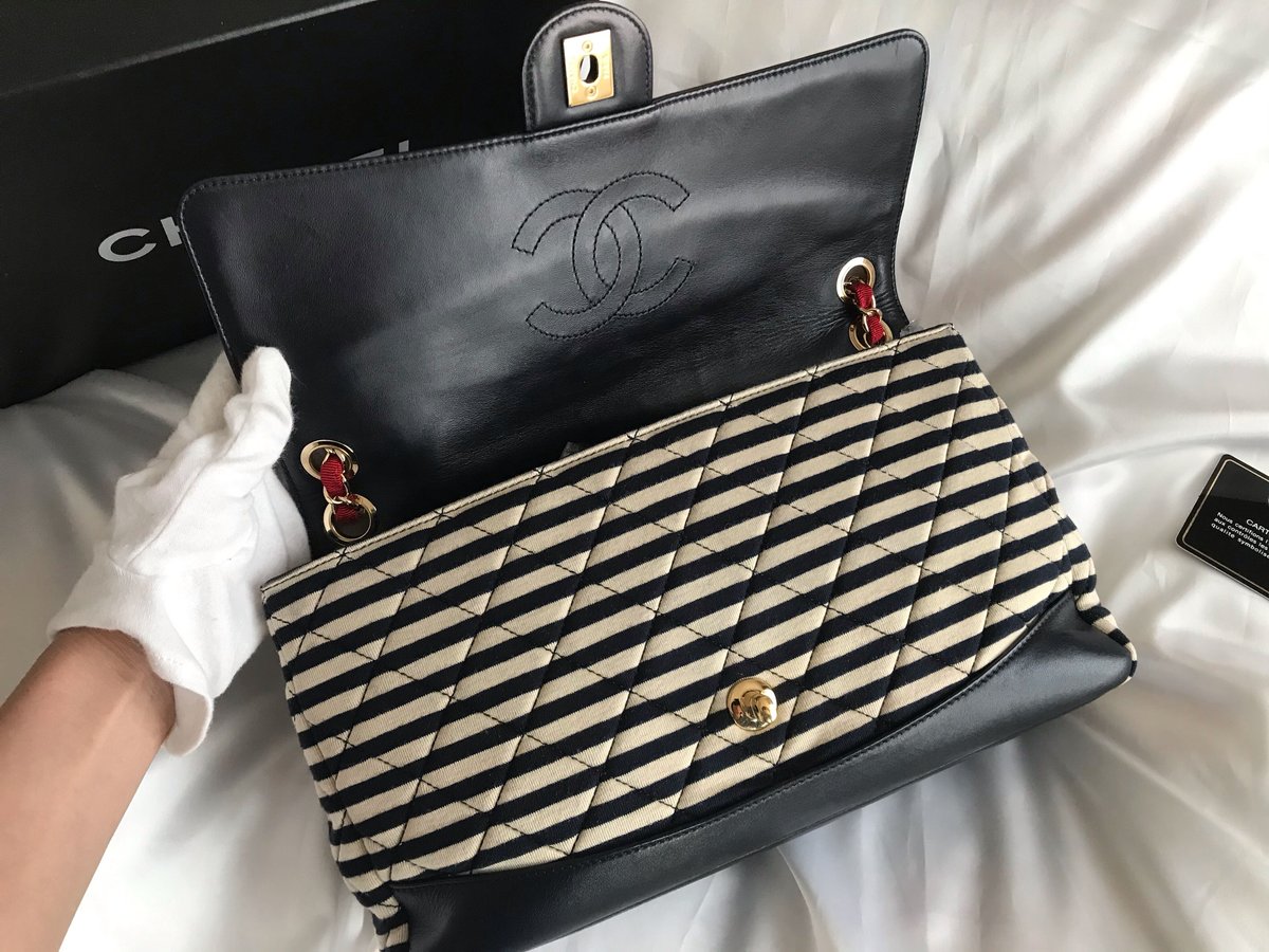 シャネル CHANEL ボーダー フラップバッグ | Advanced Style