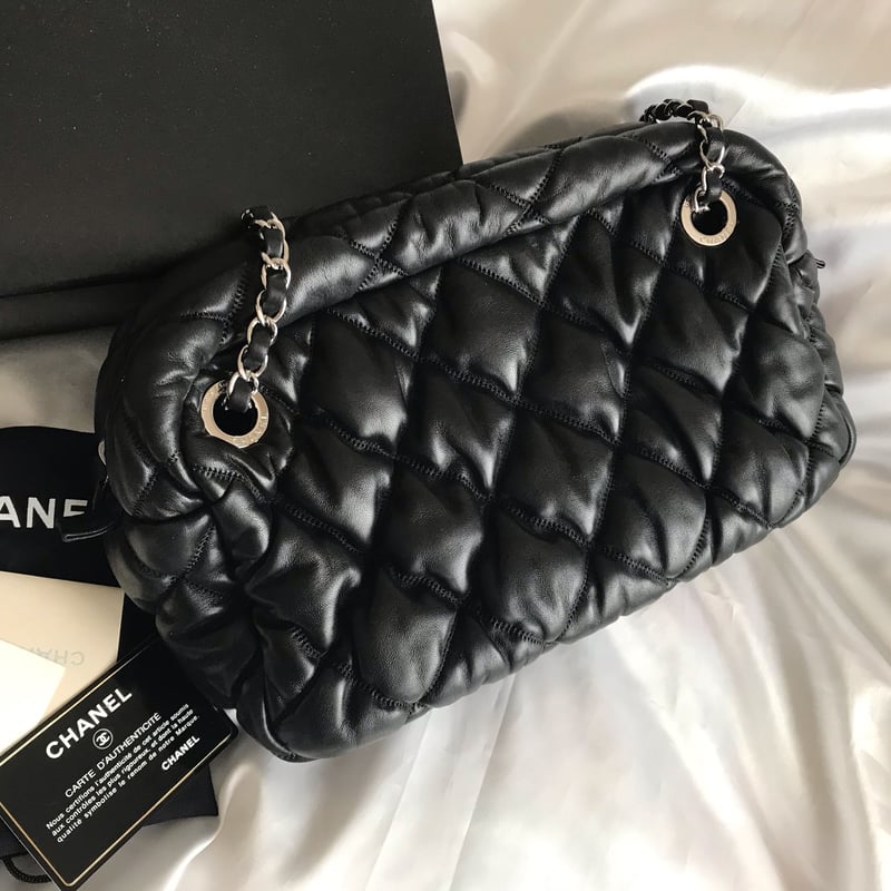 シャネル CHANEL ラムスキン バブルキルト ショルダーバッグ