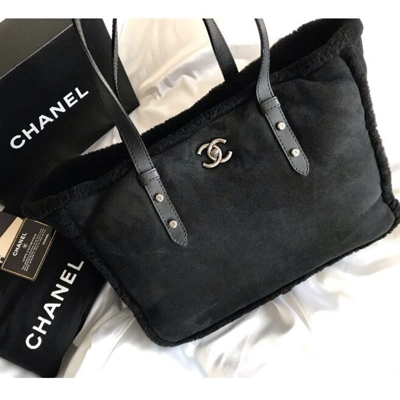 CHANEL　ムートン　トートバッグ