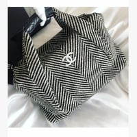 シャネル CHANEL ツイード　シェブロン　ハンドバッグ