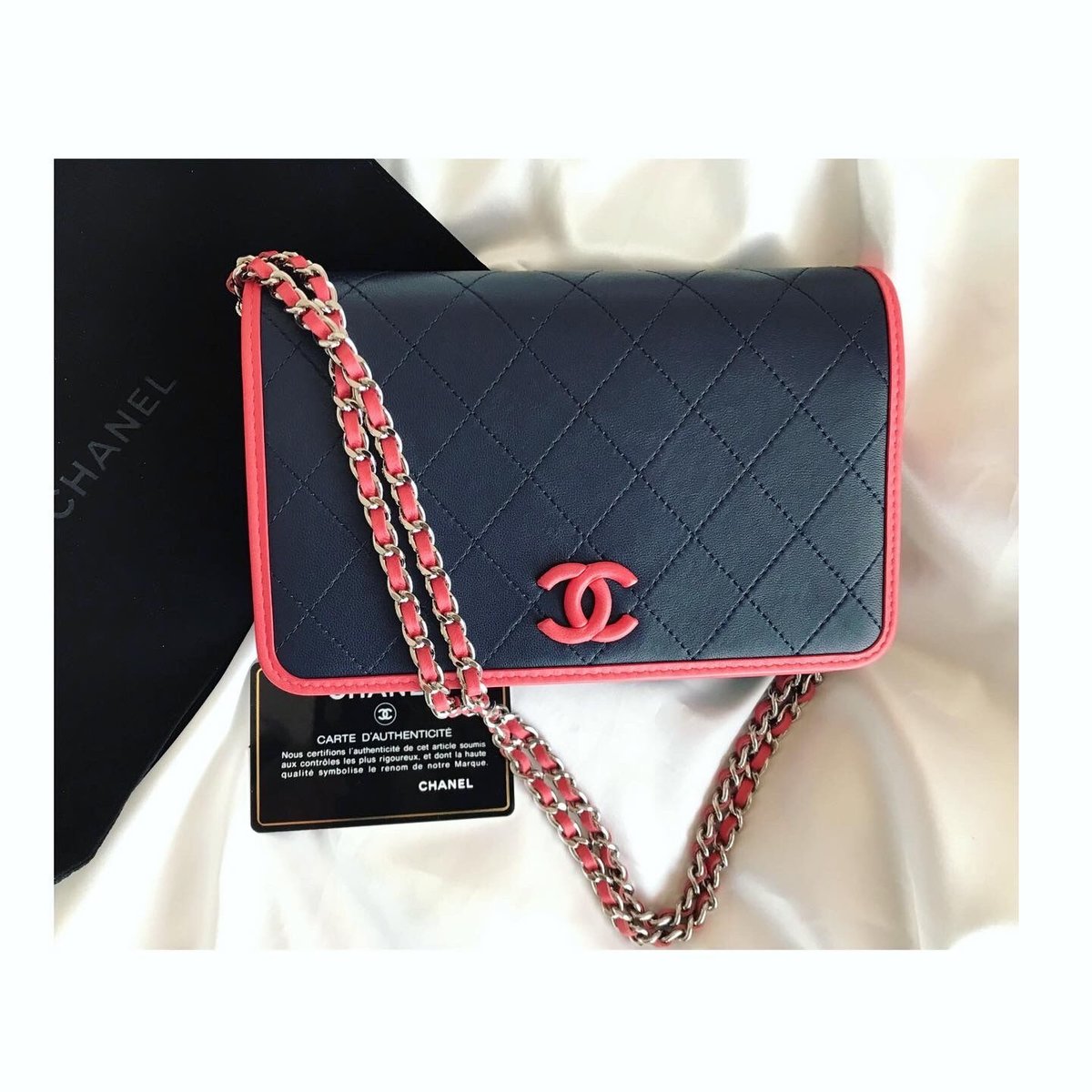 【バイカラーが上品で素敵♪】CHANEL チェーンウォレット シャネル CHANEL バイカラーチェーンウォレットバッグ