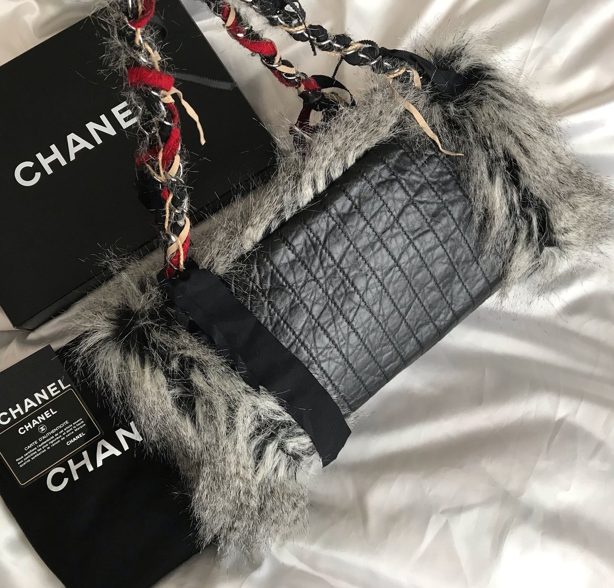 視線を集めるツイードの魔法♡】CHANEL ショルダーバッグ 視線を集めるツイードの魔法♡】CHANEL ショルダーバッグ