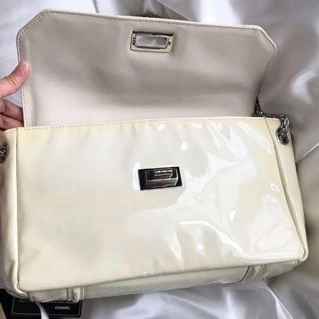 シャネル CHANEL エナメル　ショルダーバッグ
