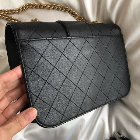 シャネル　CHANEL マトラッセ カーフスキン　ショルダーバッグ