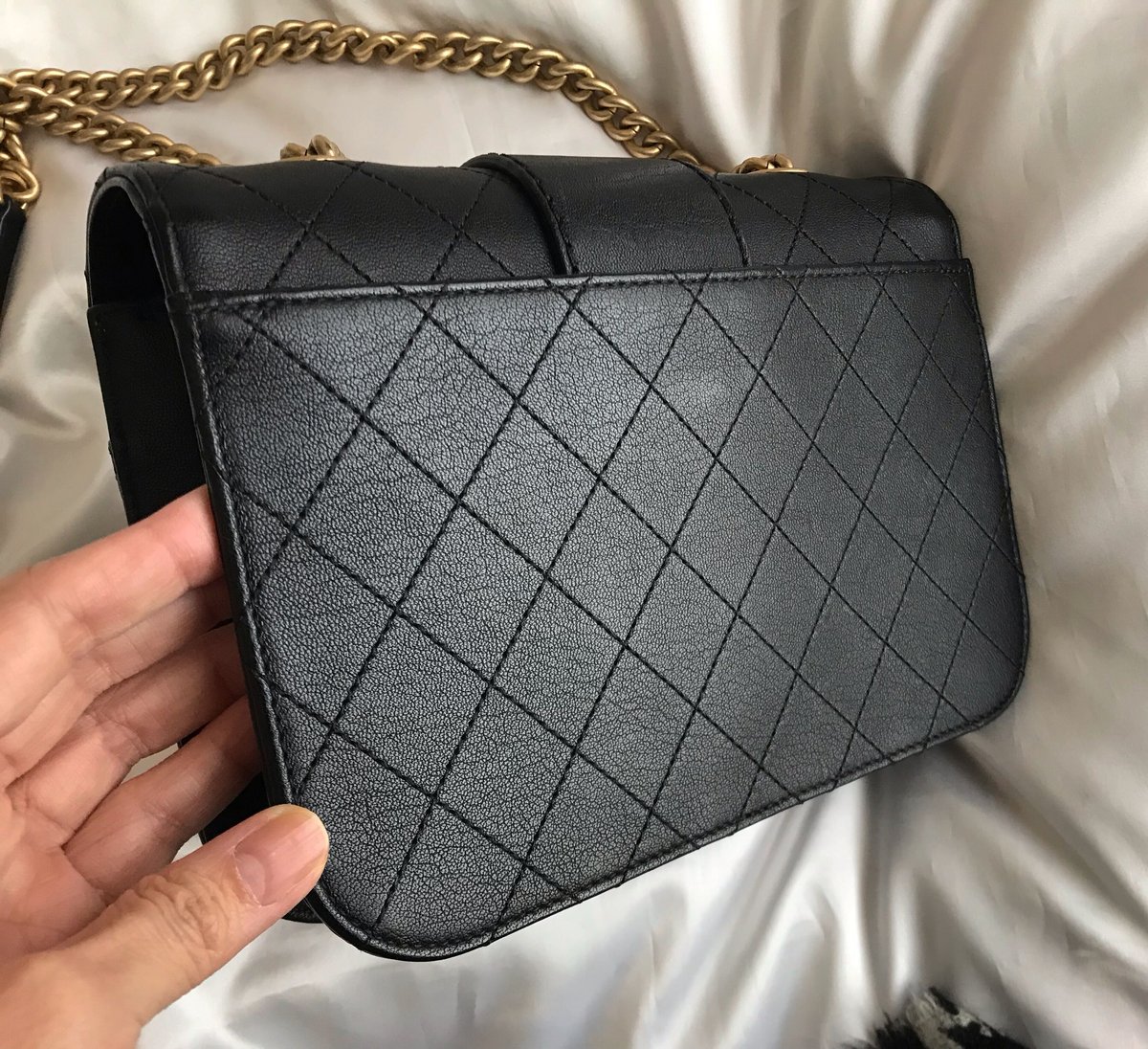 シャネル マトラッセ グレインドカーフスキン ショルダーバッグ シャネル CHANEL マトラッセ カーフスキン ショルダーバッグ