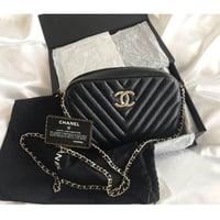 シャネル CHANEL Vステッチ　チェーンショルダーバッグ