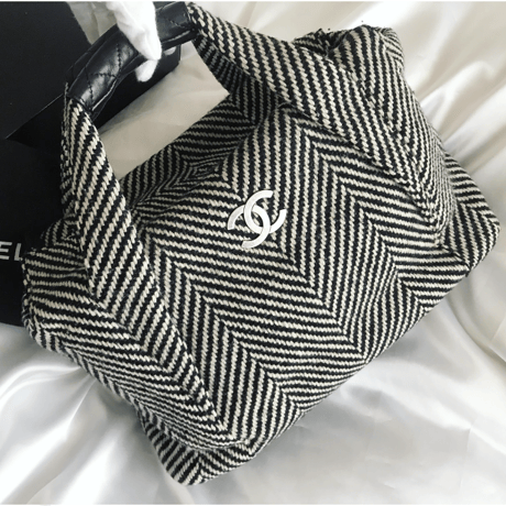 シャネル CHANEL ツイード　シェブロン　ハンドバッグ