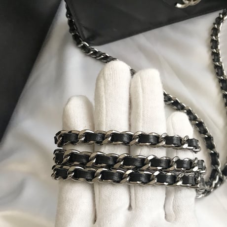シャネル CHANEL チェーンウォレット　シェブロンステッチ