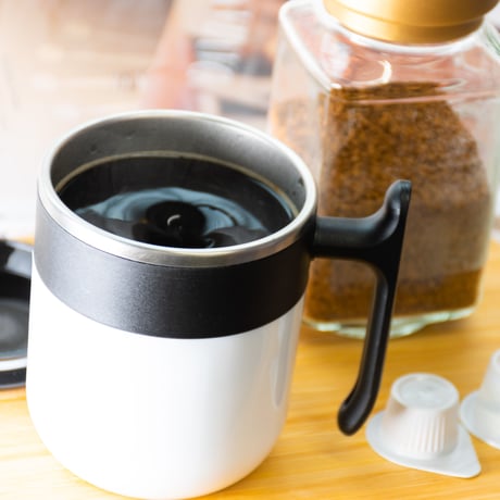 自動攪拌マグカップ コーヒー 紅茶 緑茶 アウトドア テレワーク 在宅 オフィス オート プレゼント 蓋付き 電池不要 保温 磁気