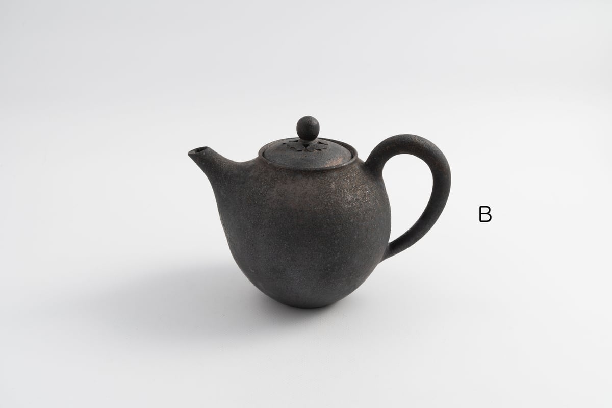 希少品！英国製 黒壺   strawberry hill 山崎さおり 黒釉 ポット | ぶどうのたね