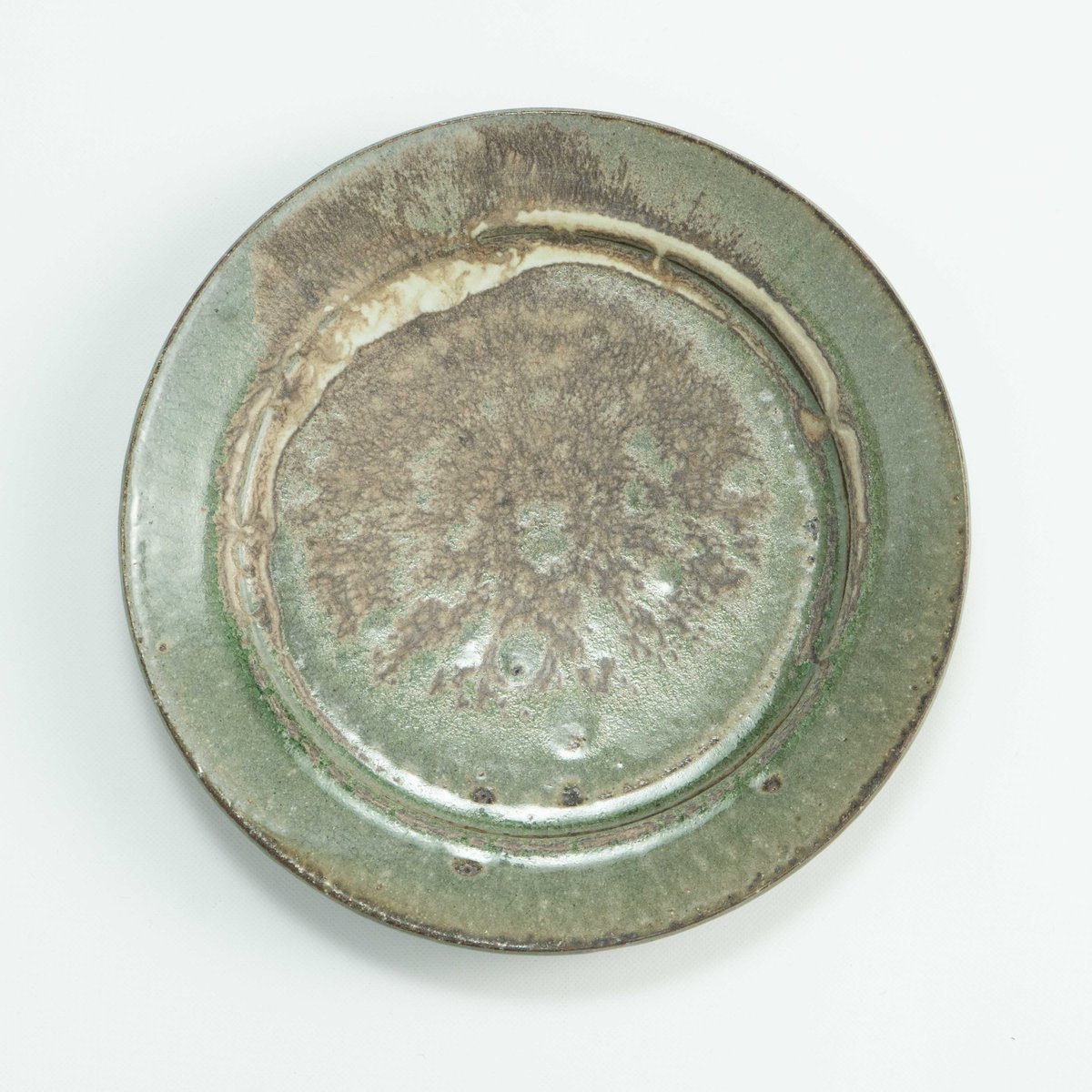 清岡幸道 灰白オリーブ8寸リムプレート | ぶどうのたね