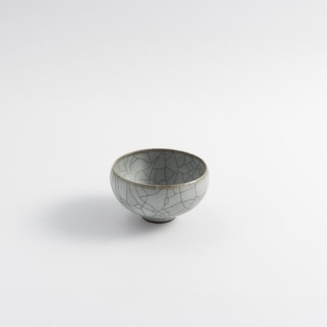 髙田志保　炭入り丸豆鉢