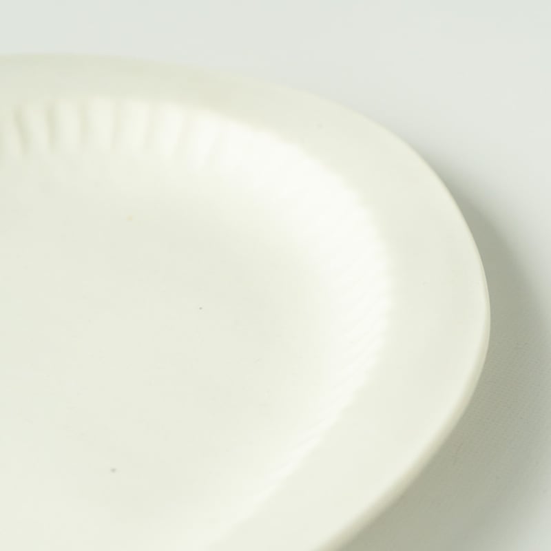 加藤かずみ 輪花オーバルプレートL | ぶどうのたね