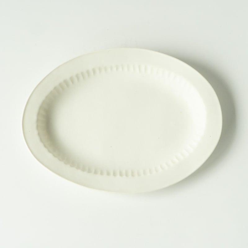 金属製オーバル皿 ブドウと花のデザイン 金属製オーバル皿 ブドウと花のデザイン