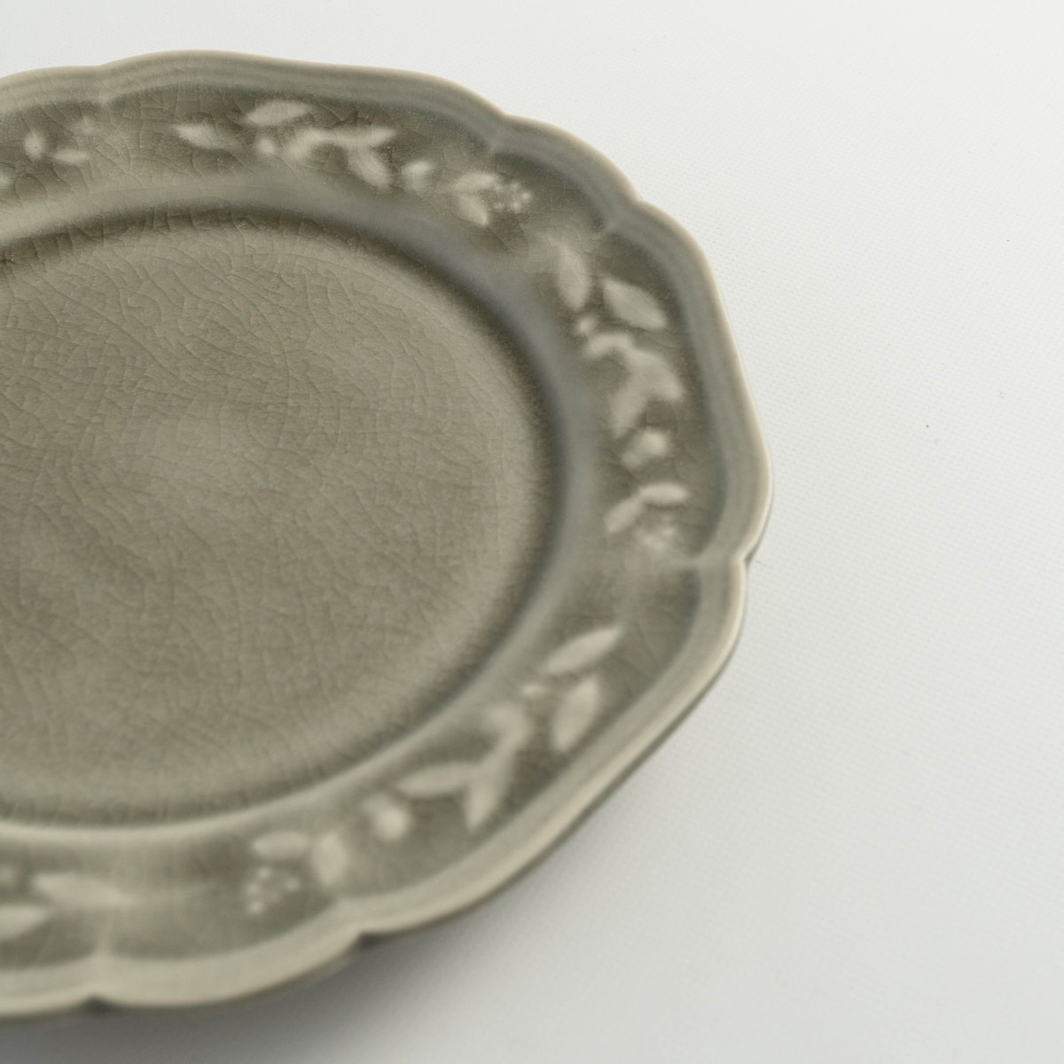 阿部慎太朗 オリーブレリーフ皿6寸 | ぶどうのたね