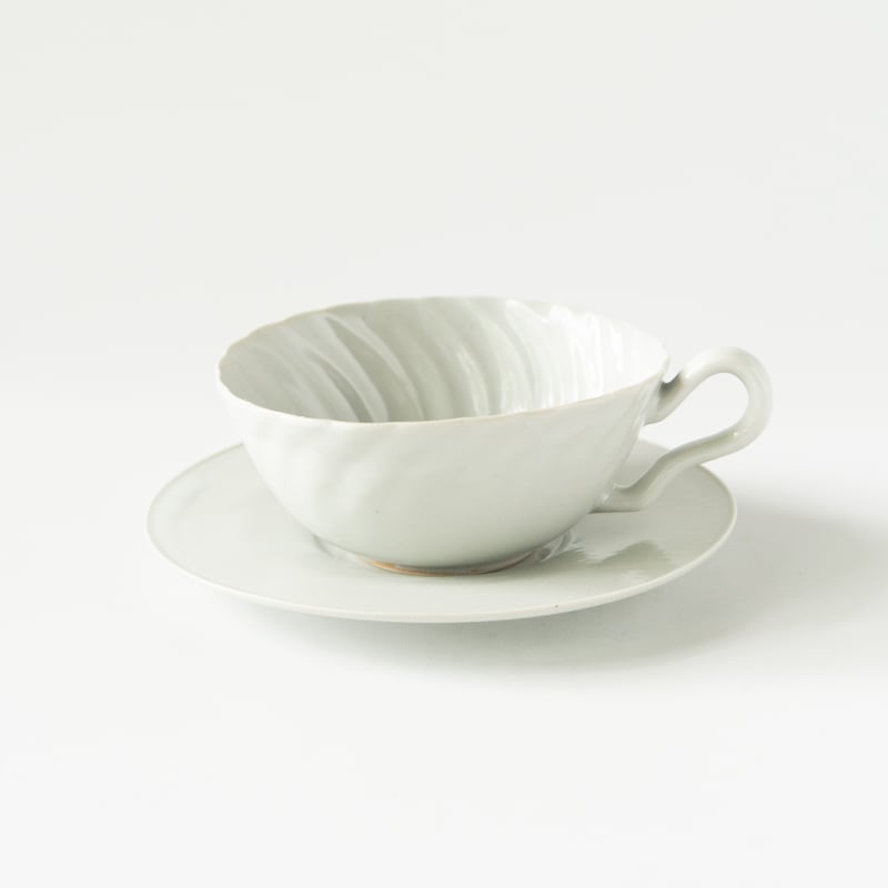 新品　安齋新厚子　安齋新・厚子　木瓜豆皿　ねじり杯　人気　小鉢　向付　輪花　白磁 安齋新・厚子 白磁木瓜型豆皿 ｜くらすこと公式オンラインストア