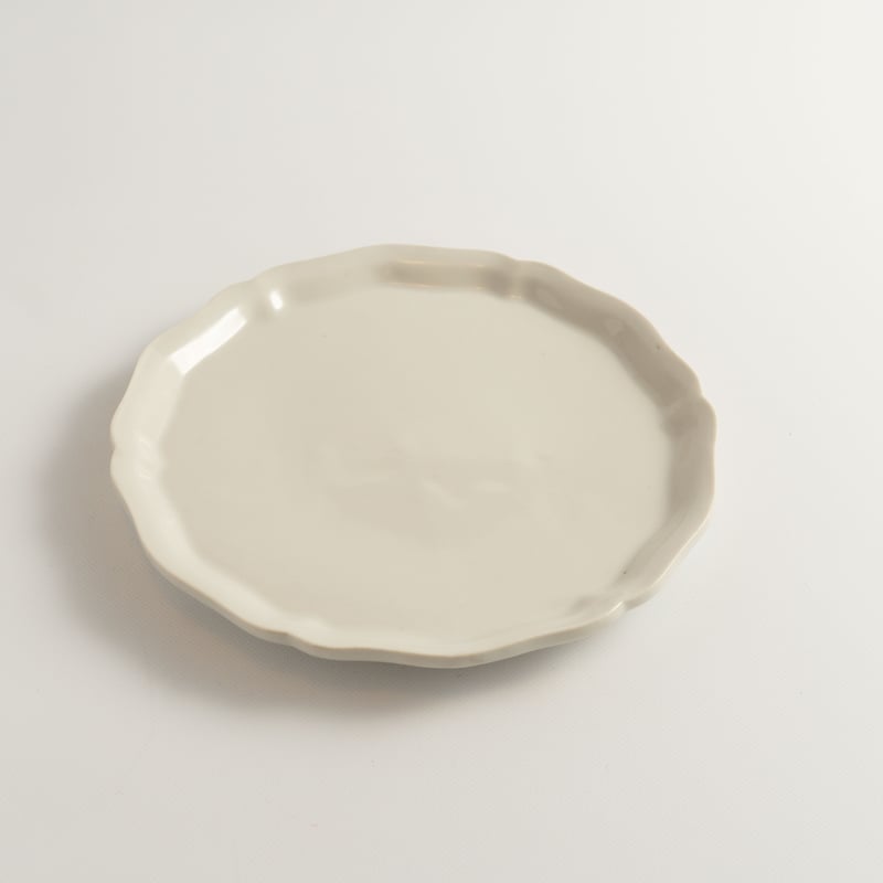 阿部慎太朗 花形細リム皿6寸 | ぶどうのたね