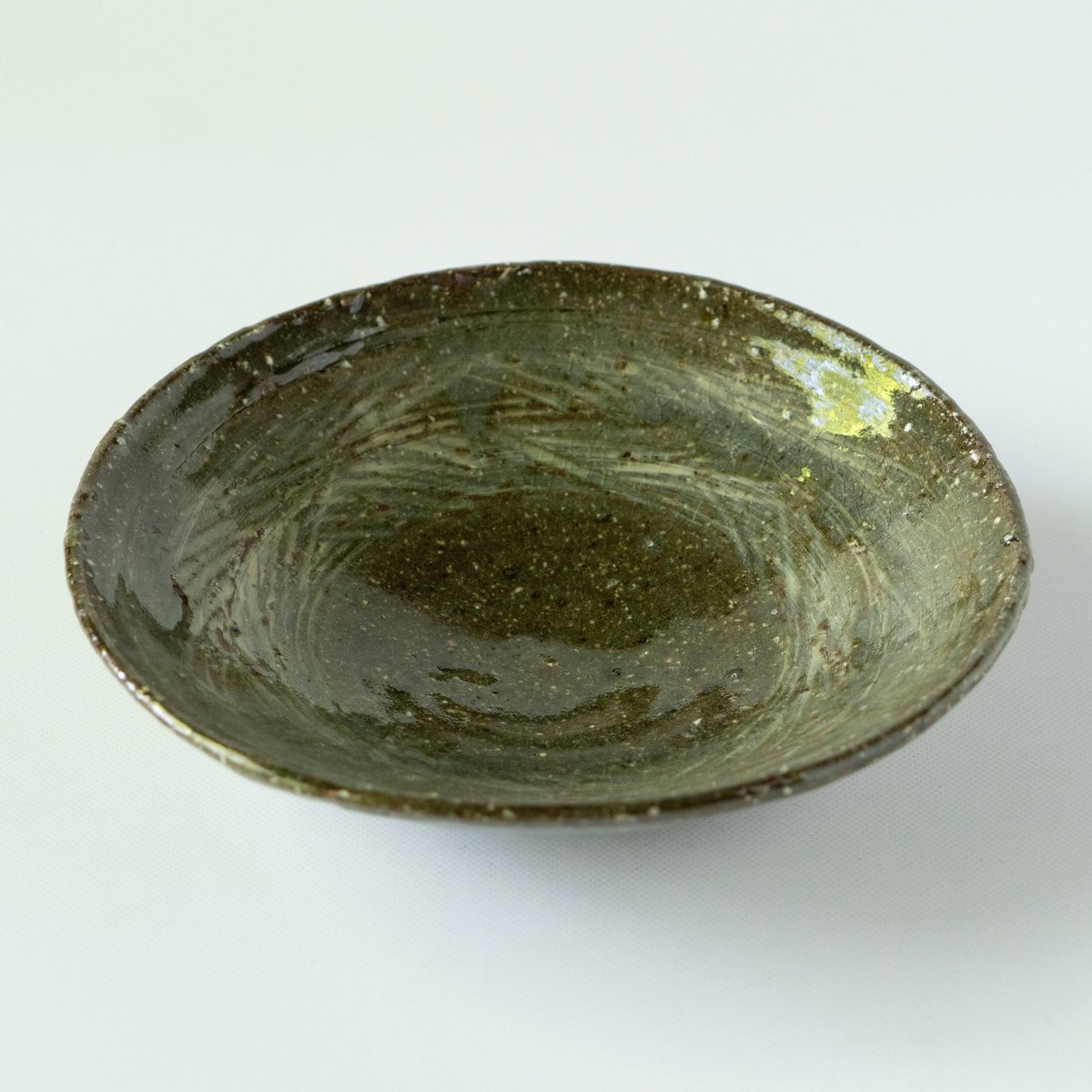 井上茂 彫り三島皿6.5寸 | ぶどうのたね