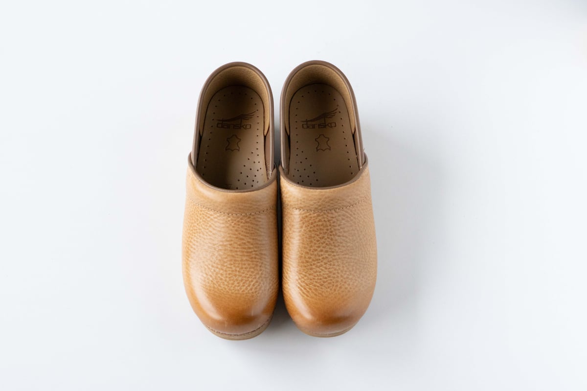 dansko PROFESSIONAL Distressed | ぶどうのたね