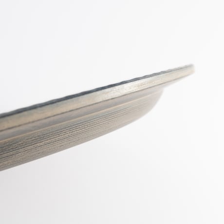 湯浅ロベルト淳　しのぎリム皿浅型27cm白