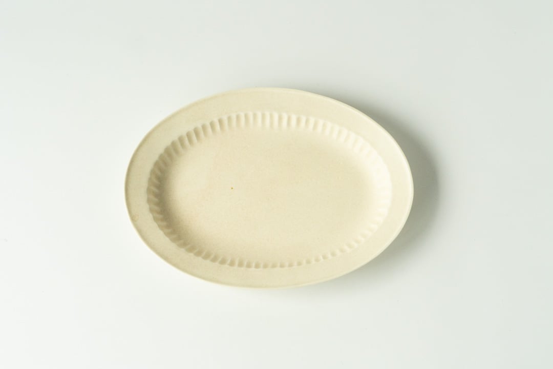 加藤かずみ 輪花オーバルプレートL | ぶどうのたね