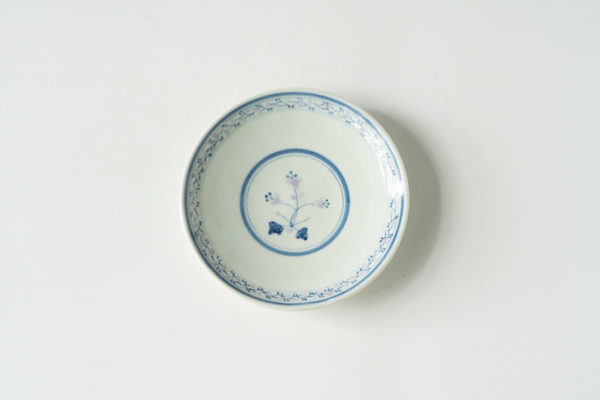 稲村真耶さん 湖水と生成陰刻更紗唐草7寸皿セット 稲村真耶さん 湖水と生成陰刻更紗唐草7寸皿セット