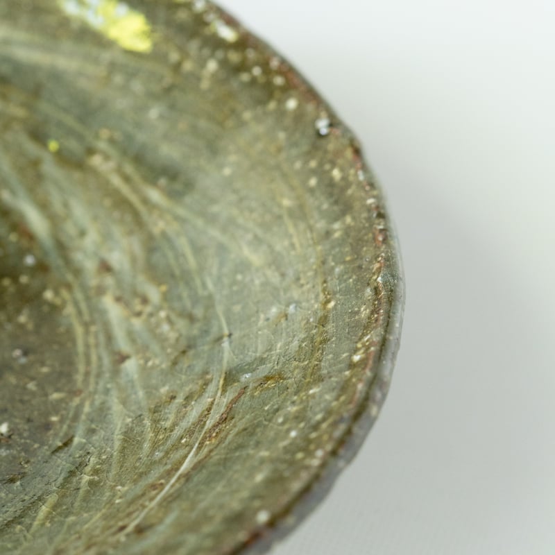 井上茂 彫り三島皿6.5寸 | ぶどうのたね