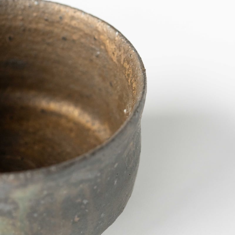 錆枝 花田勇樹 茶盌 黒灰錆金 | ぶどうのたね