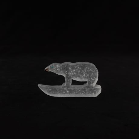 盛國泉　舟にのるシロクマ