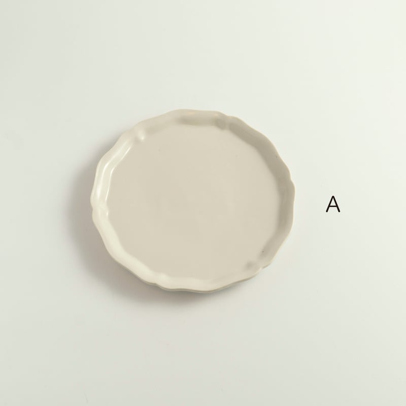 阿部慎太朗 花形細リム皿6寸 | ぶどうのたね