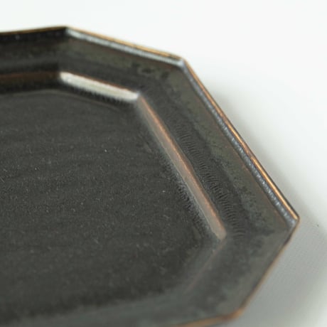 服部竜也　ブロンズ釉八角皿M