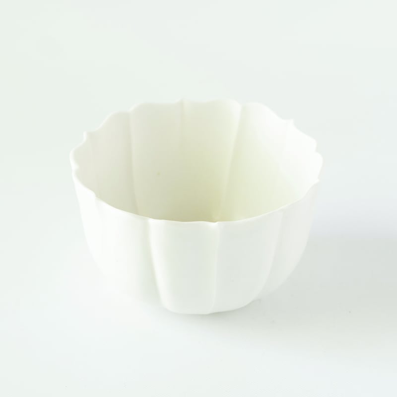 宮田竜司 白磁稜花鉢 丸B | ぶどうのたね