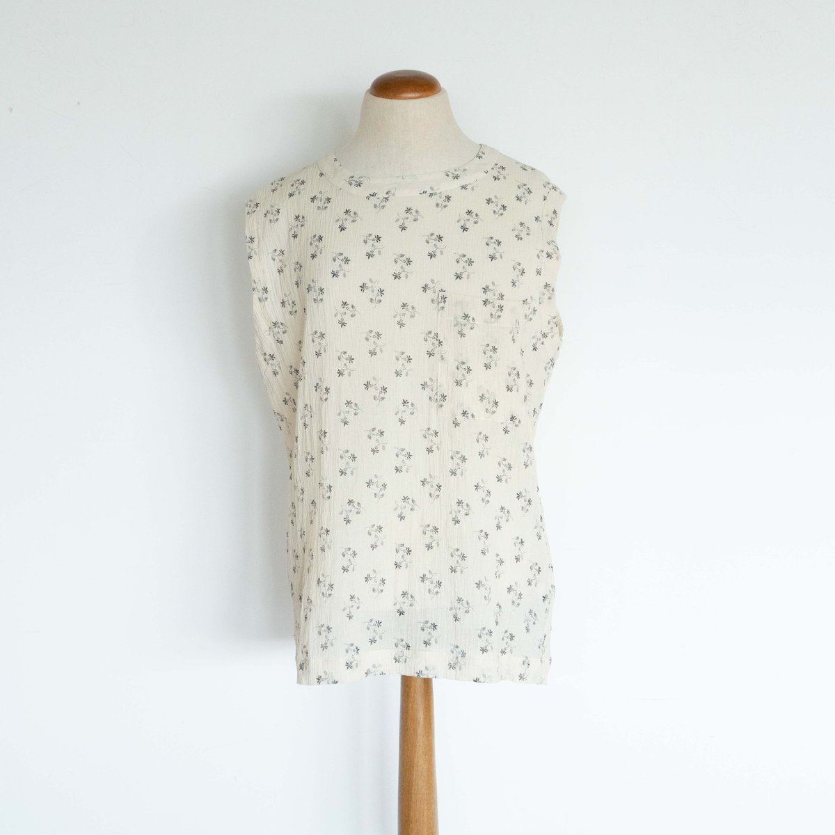 美品トゥジューtoujoursシャンブレービックポケットノースリーブタンクトップ TOUJOURS Pocket Big Tank Shirt | ぶどうのたね