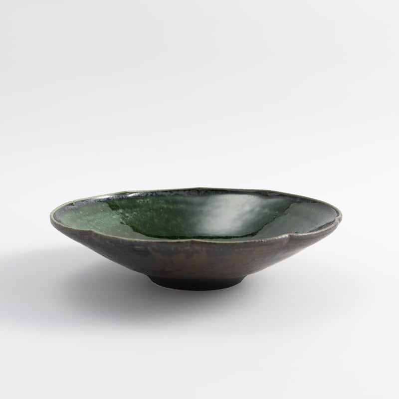 黒木泰等 織部縁付輪花浅鉢 | ぶどうのたね