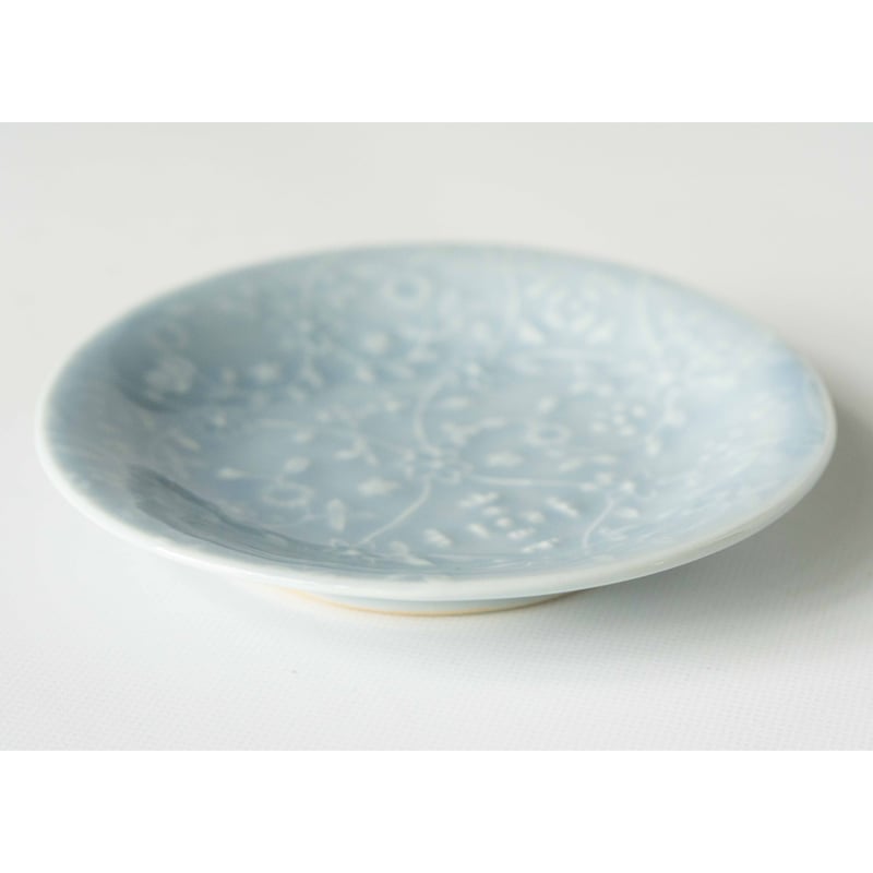 稲村真耶さん 湖水と生成陰刻更紗唐草7寸皿セット 稲村真耶さん 湖水と生成陰刻更紗唐草7寸皿セット 稲村真耶 作品