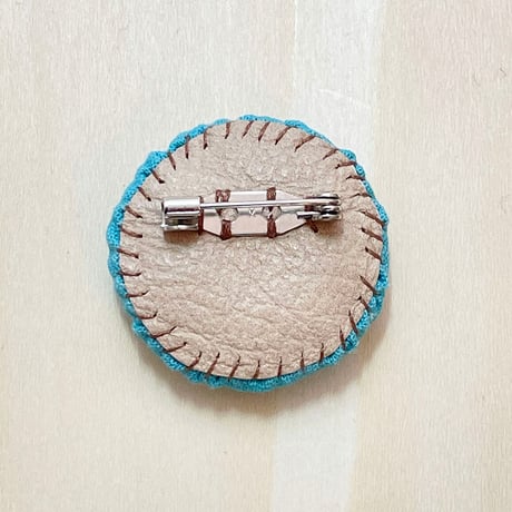 まるまる刺繍ブローチ Q
