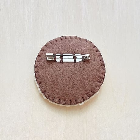 まるまる刺繍ブローチ D