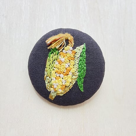 まるまる刺繍ブローチ E