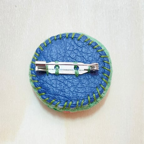 まるまる刺繍ブローチ N