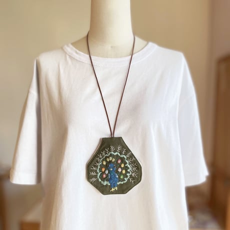 刺繍キークロシェット（peacock）
