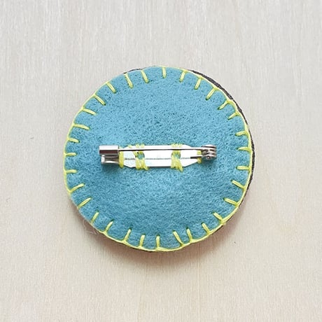 まるまる刺繍ブローチ E