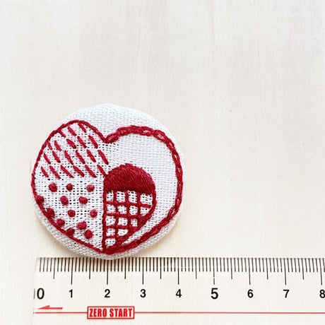 まるまる刺繍ブローチ K