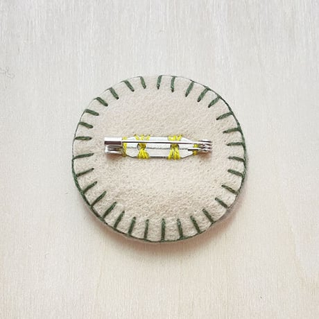 まるまる刺繍ブローチ E
