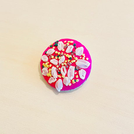 まるまるブローチ（flower petal）