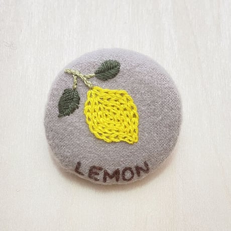 まるまる刺繍ブローチ E