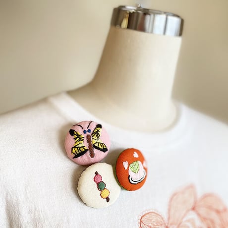 まるまる刺繍ブローチ D